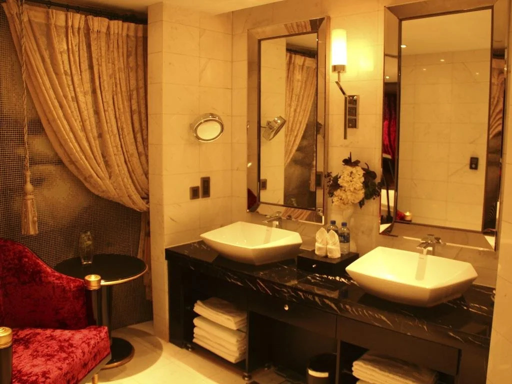 Longyun Hotel
