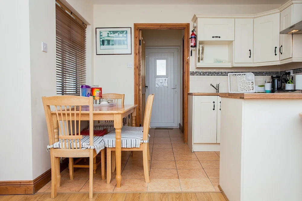 Central 3 Bedroom Townhouse Near O'Connell Street