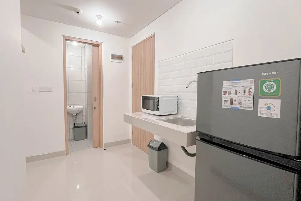Cozy 1BR (No Kitchen) at Bandaraya - Tallasa City Makassar Apartment By Travelio
