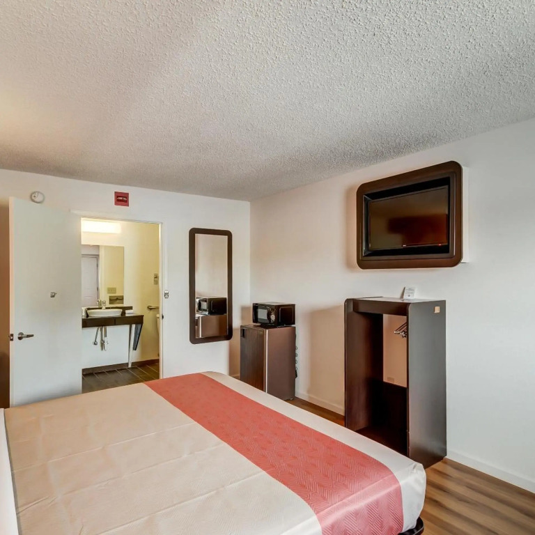 Motel 6-Berea, KY