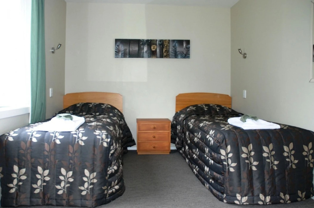 The Chalets Motel