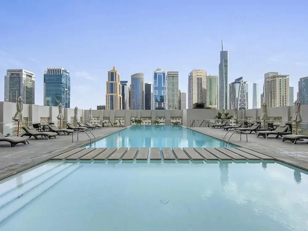 Silkhaus Chic in West Avenue Pool Gym Access