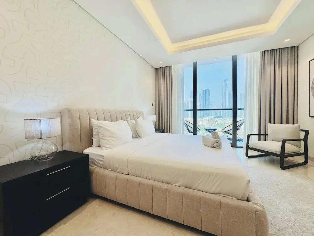 Venduras Chic 1BR Burj Views Sterling