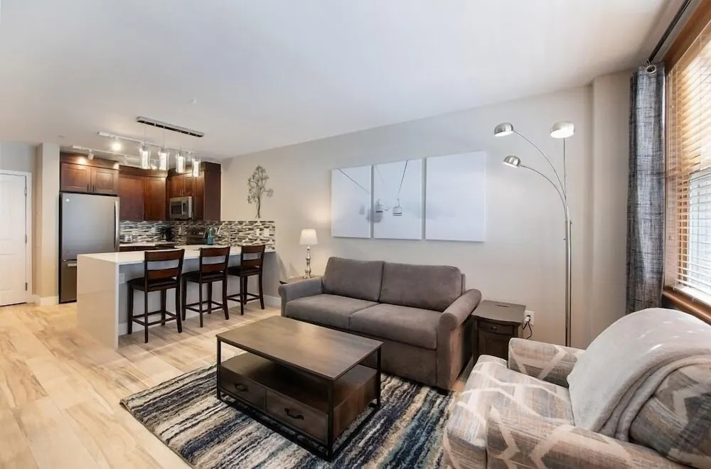 Premium Unit 1307 - 1 Bedroom - Zephyr Mountain 1 Condo