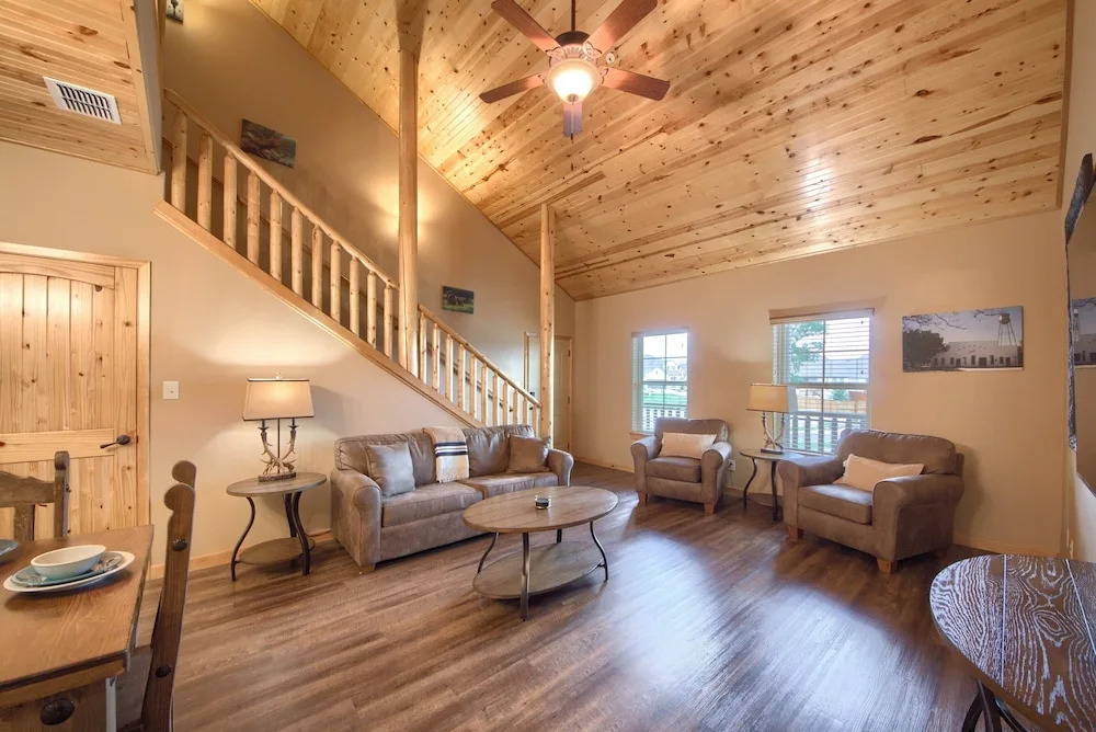 Old Mills Resort Om A6a8 6 Bedroom Condo by RedAwning