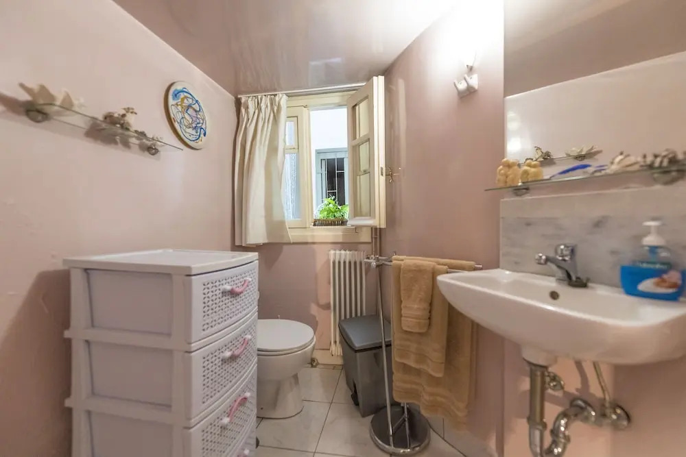 Metaxourgio Luxury Suite