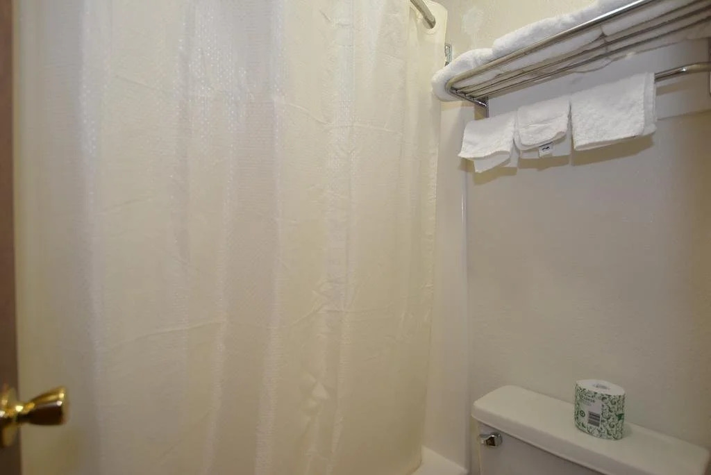 Econo Inn and Suites