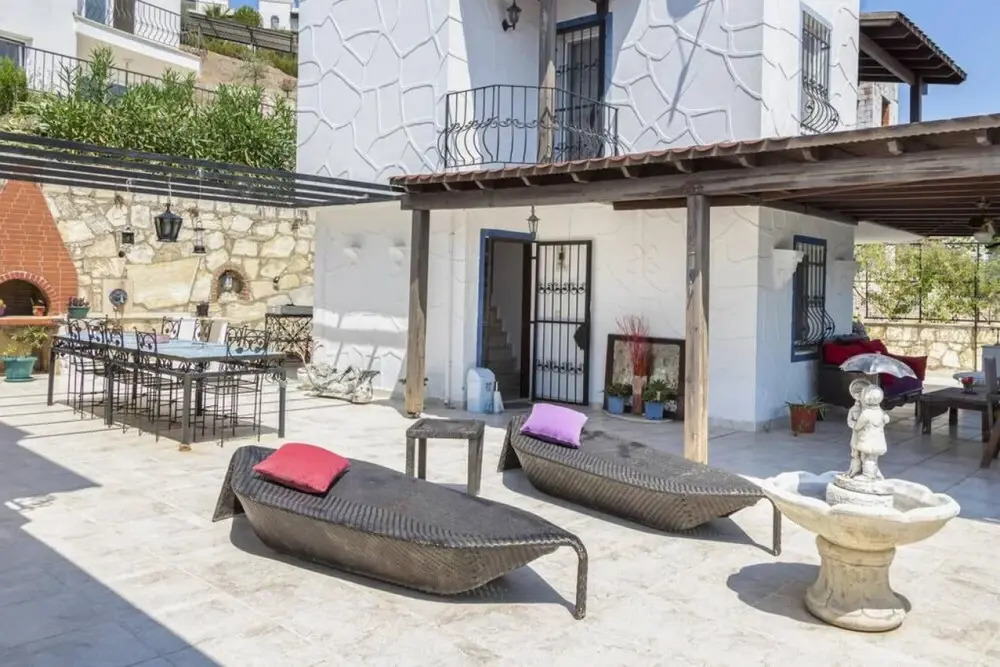 Comfy Triplex near Beach with Garden in Bodrum