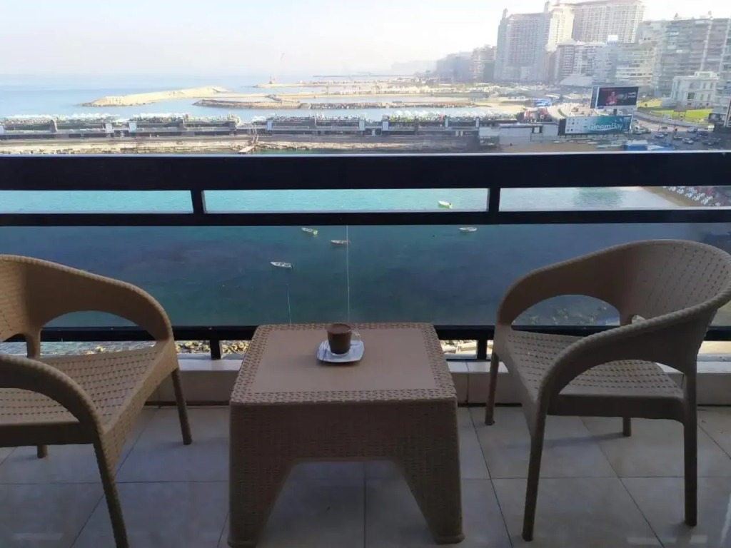 Gleem Bay Ultra Lux Sea View Apartment