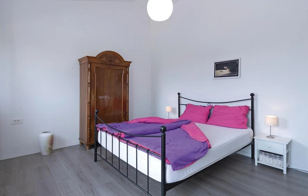 Awesome Home in Vodnjan With Wifi and 2 Bedrooms