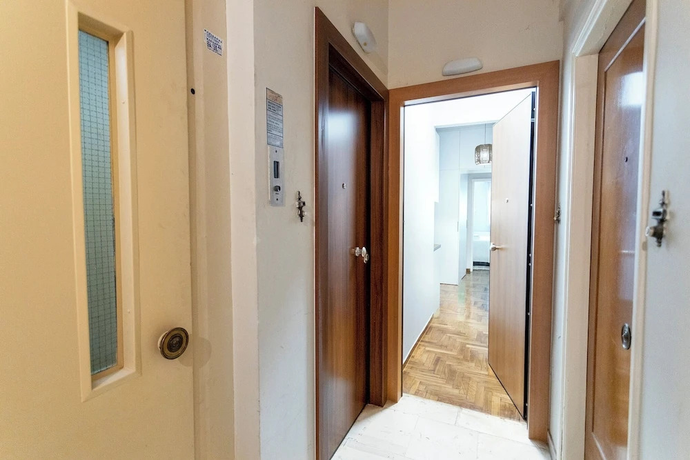 Trendy 2 bedroom Apartment 5min to metro
