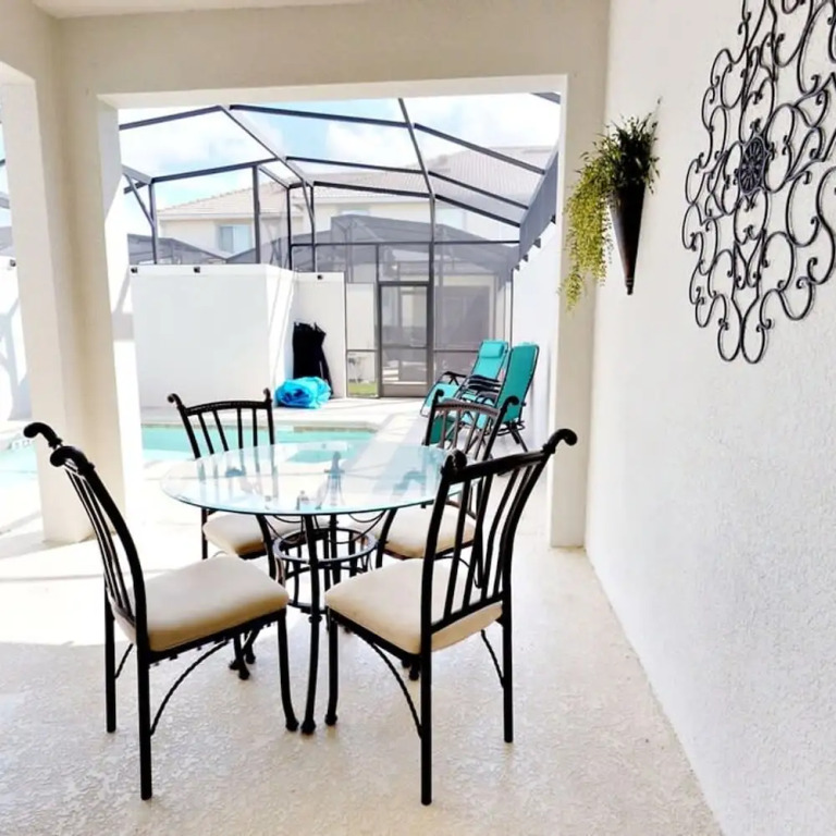 3083 Awesome 4BD Fantastic Club House