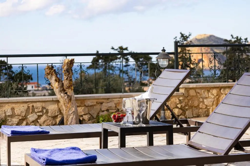 Villa Eleftheria private pool/garden/view/3bdrms/3.5bthrms
