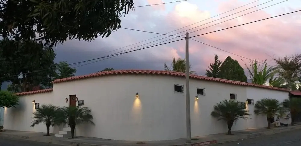 Hostal DEYLUWIN