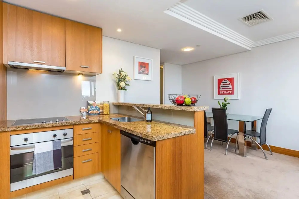 Central 2 Bedroom with Free Parking