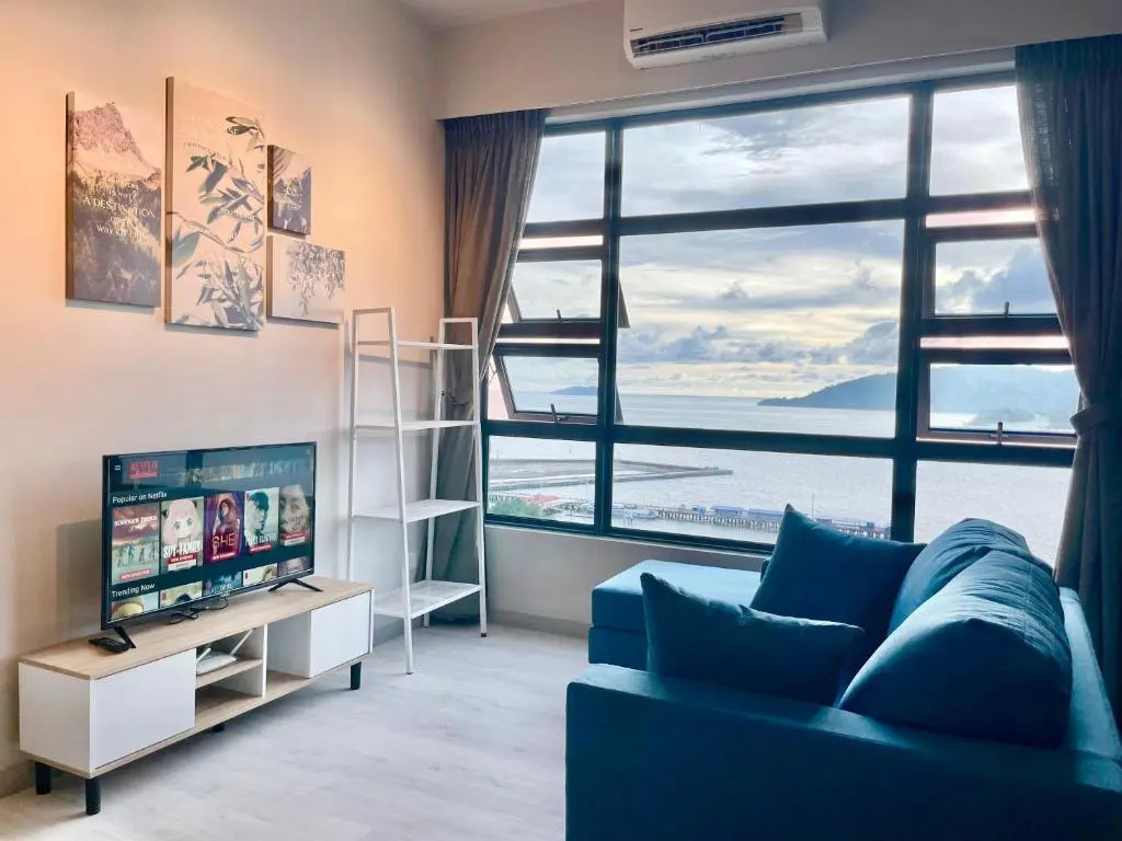 Sunset Seaview Vacation Condos @ Jesselton Quay