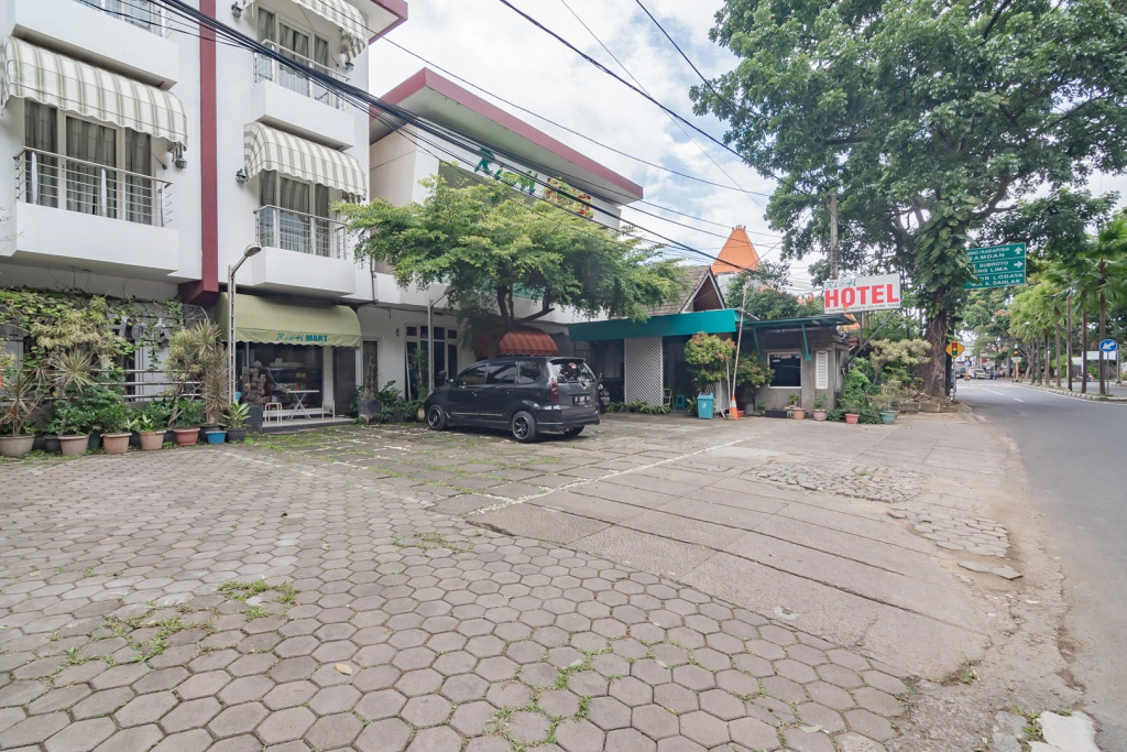 Rizh Hotel