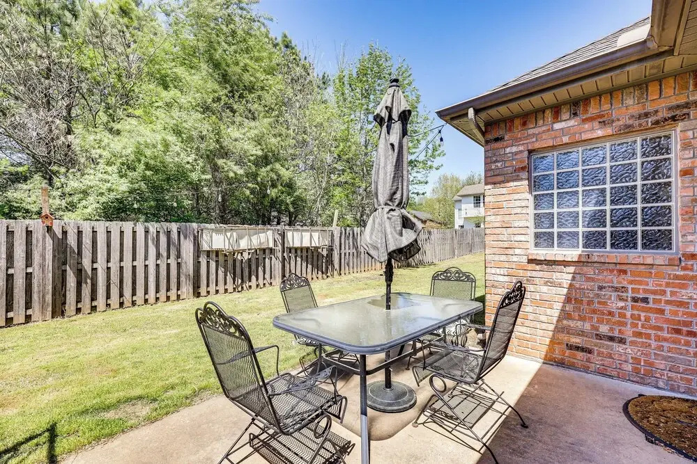 Spacious Family Home 3 Mi to Downtown Fayetteville