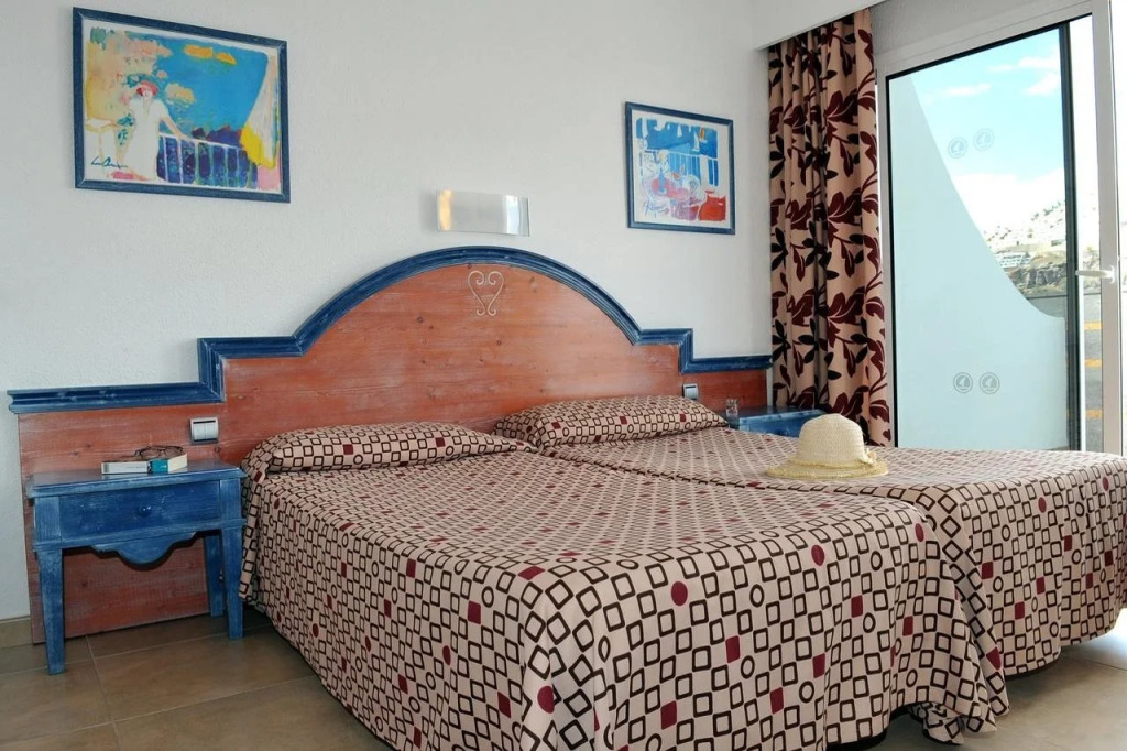 Apartamentos Cabau Cala Nova