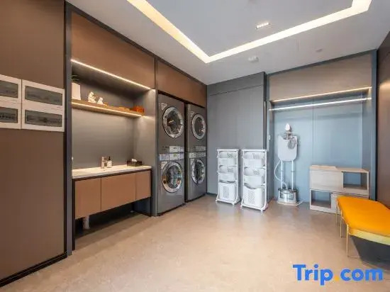 Home Inn Select Hotel(Zhuhai Couple Road Beach Swimming Pool Store  )