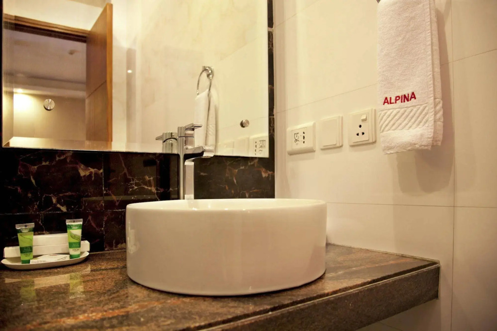 Alpina Hotels & Suites