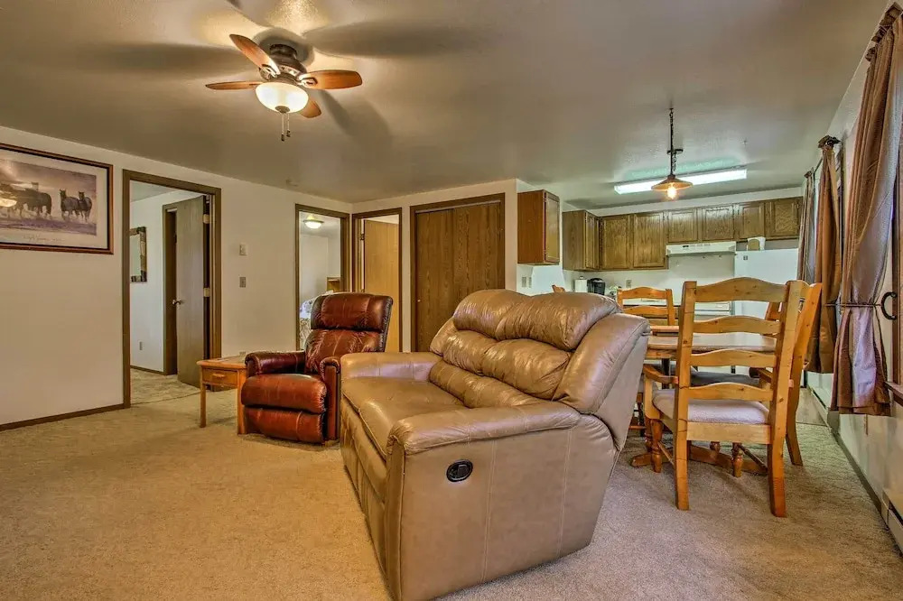 Cozy Angler's Apt - Steps to Trout Fishing River!