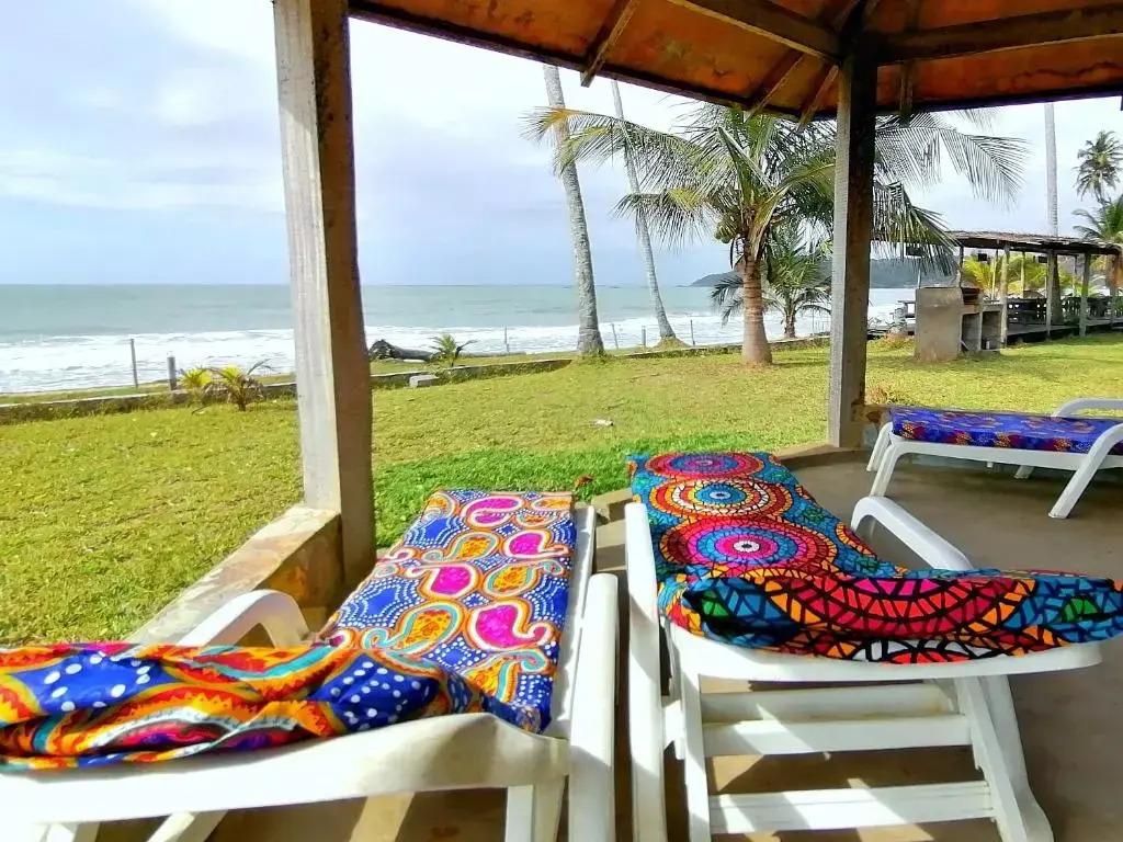 Afro Beach eco Resort Butre