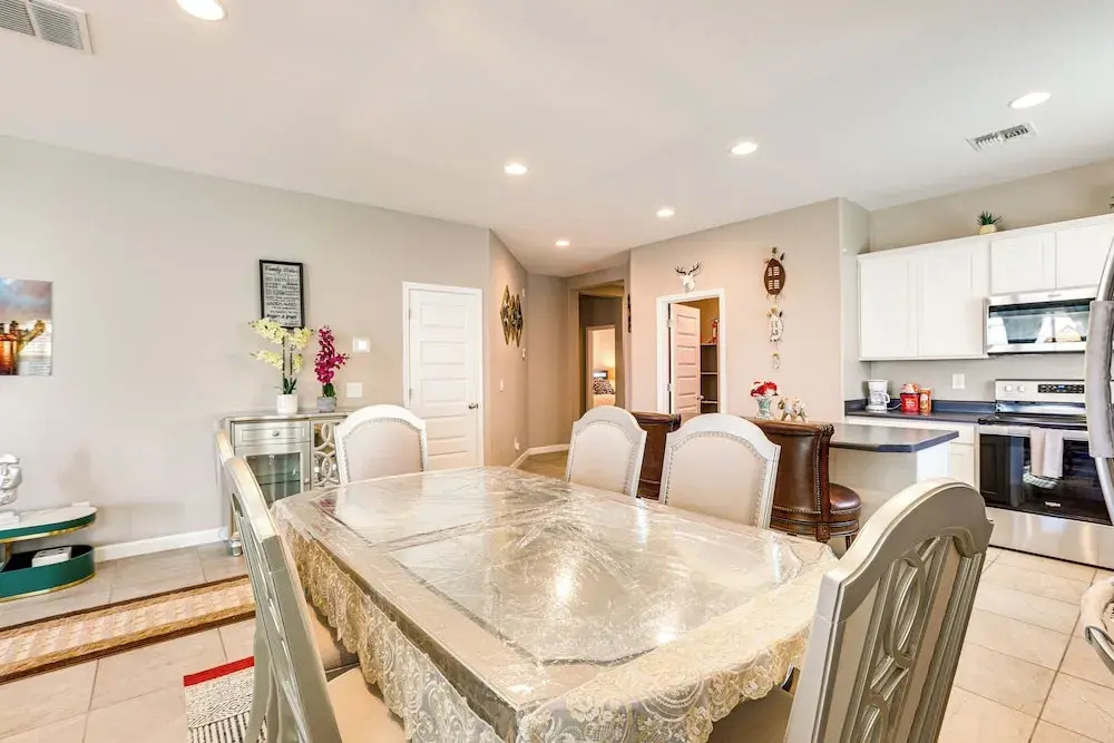 10 Mi to Dtwn Phoenix: Updated Home