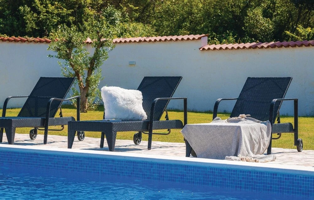 Amazing Home in Banjole With Wifi, 2 Bedrooms and Outdoor Swimming Pool
