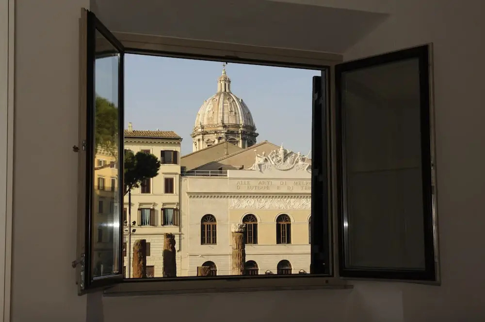 Superior Relais FCollection Temple View