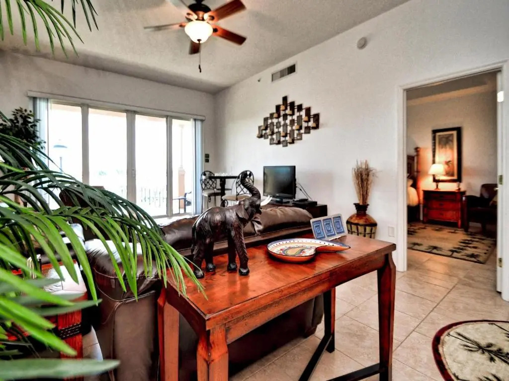 Harborview Grande 202