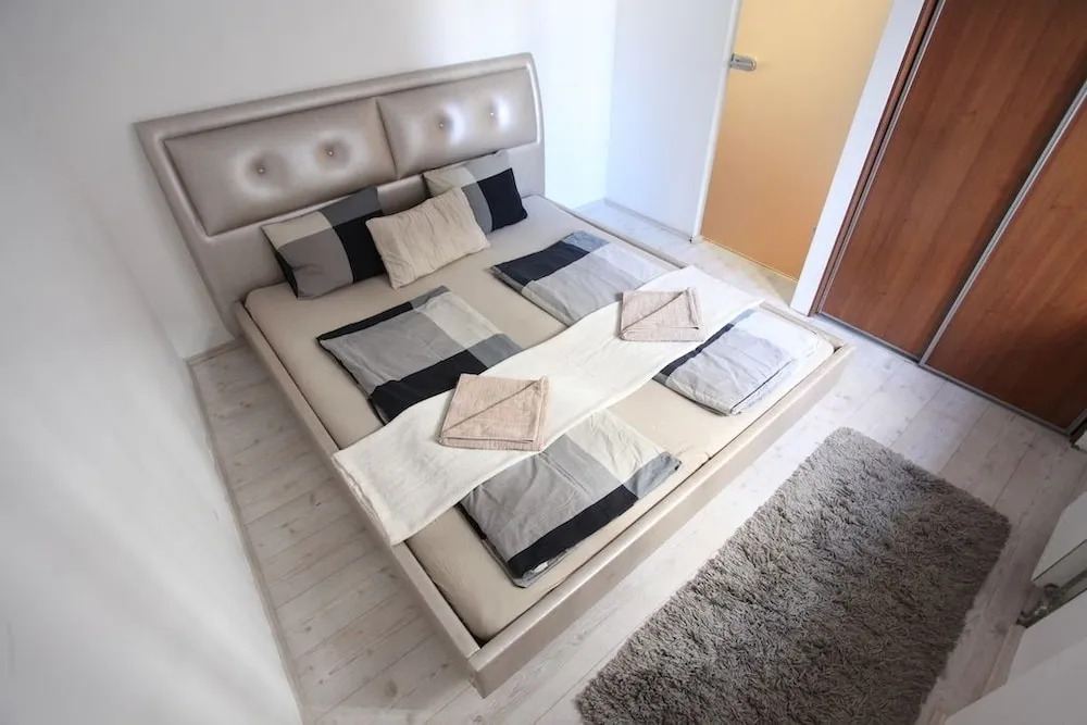 Dfive Apartments - Regiposta