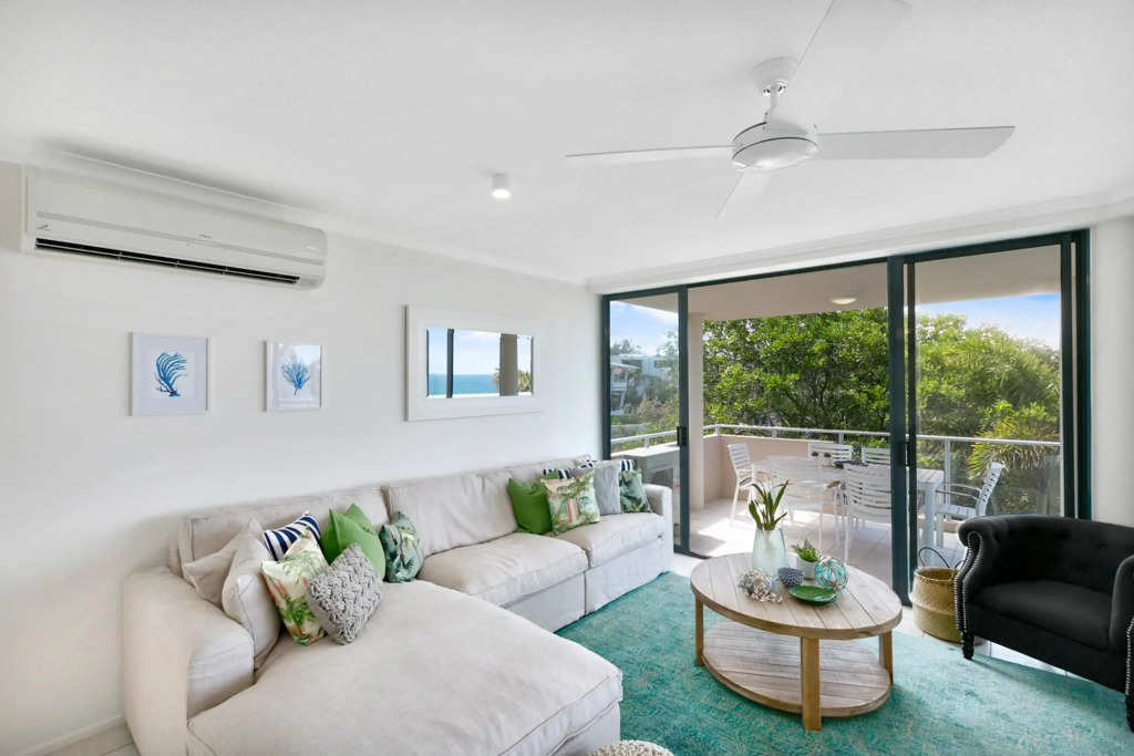 Sunny and spacious Sunshine Beach
