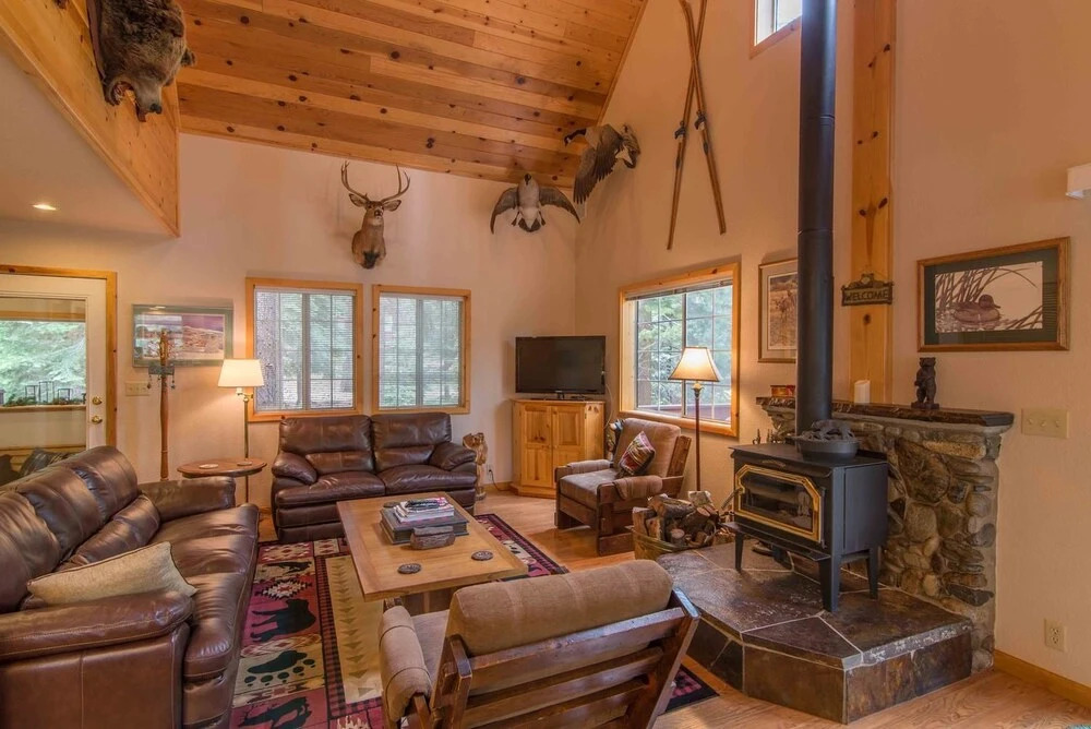 Hansing s Lair 4 Bedroom Holiday Home By Tahoe Truckee