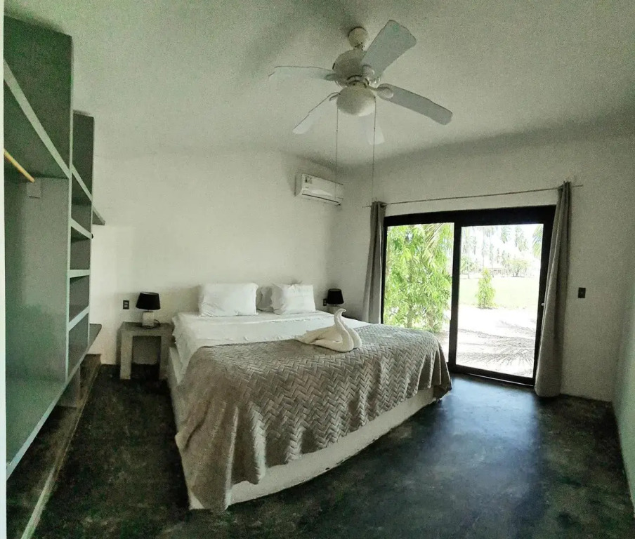 Show Pony Beach Resort and Suites