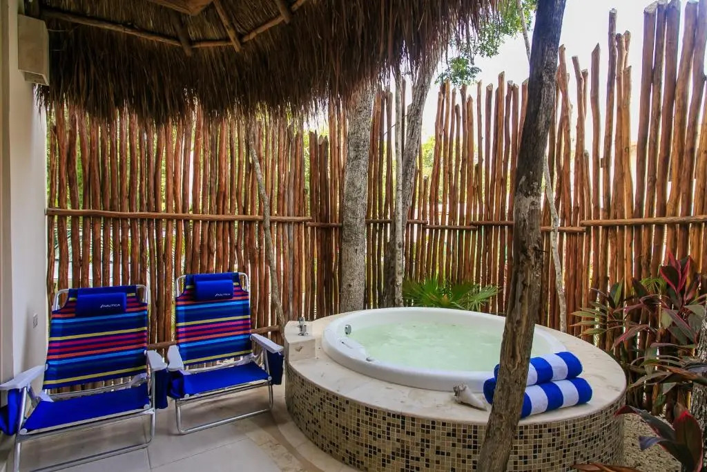 Condo Complex with an Alluring Pool & Tropical Vibes by Stella Rentals
