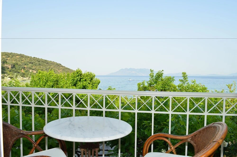 Mouria Pension