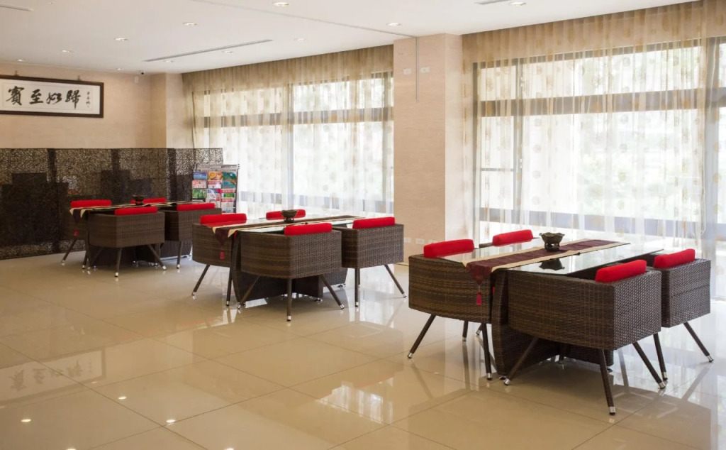 Tai-Yi Red Maple Resort