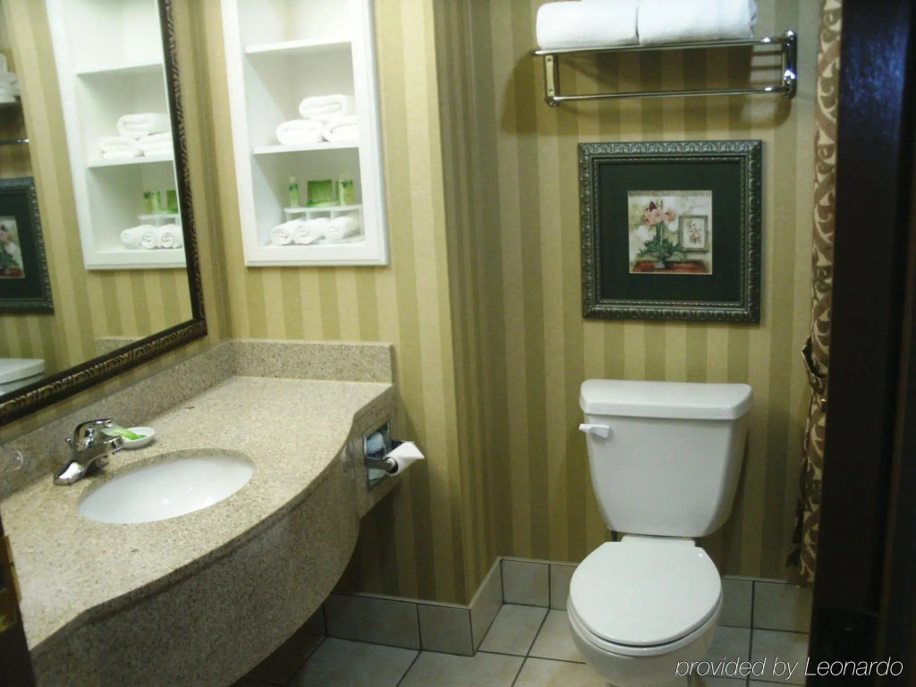 Holiday Inn Express & Suites Lake Worth by IHG
