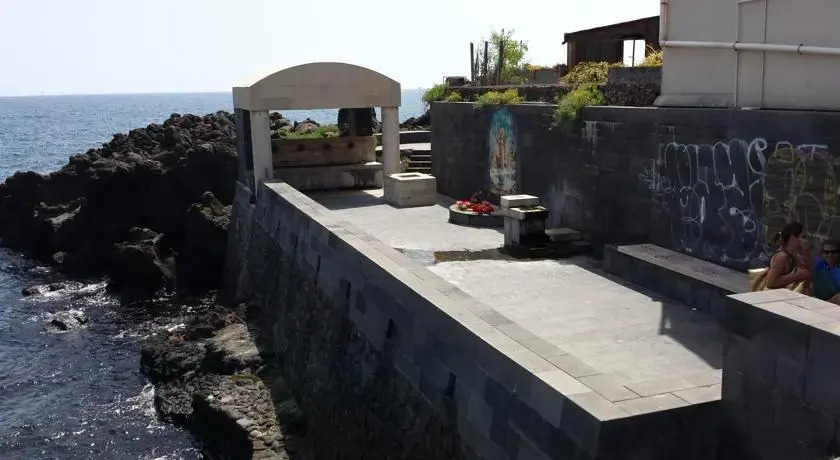 Panoramico appartamento a pochi metri dal mare con vista Etna