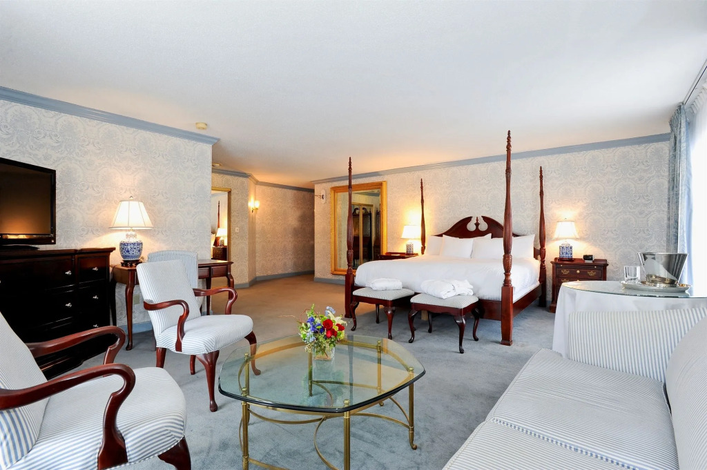 The Farmington Inn and Suites