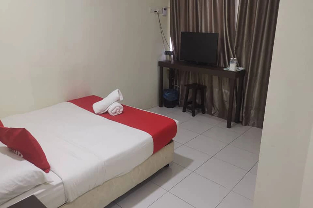 OYO 1104 Q Hotel