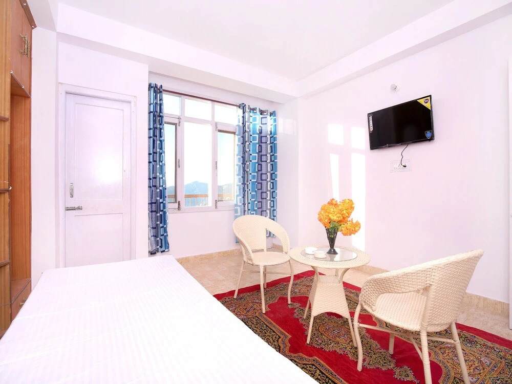 OYO 10986 Home 1BHK Red Velly Kasumpti Main Market