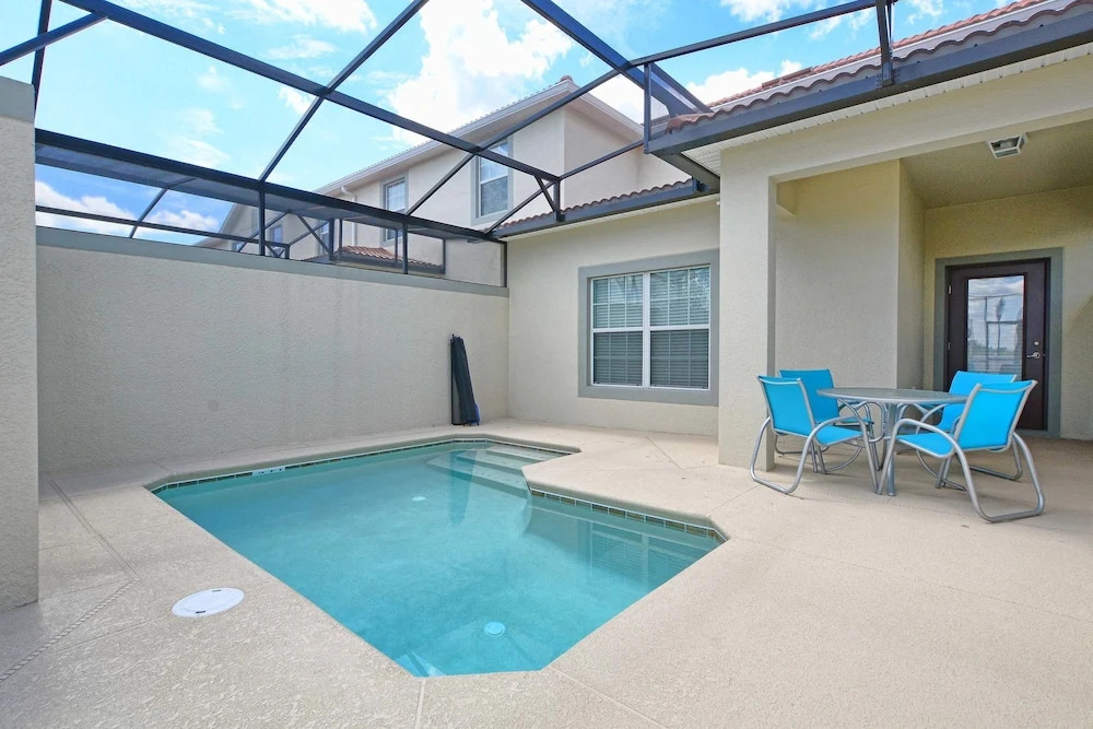 Storey Lake 5 Bedroom Townhome w Pool - 1600ST