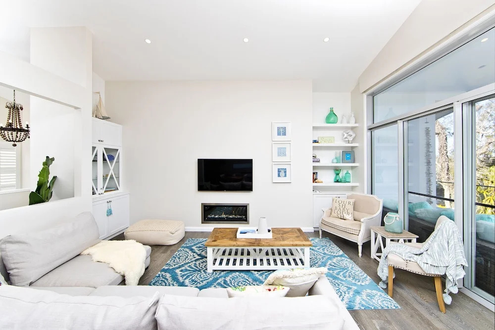 Hampton's Coastline Retreat