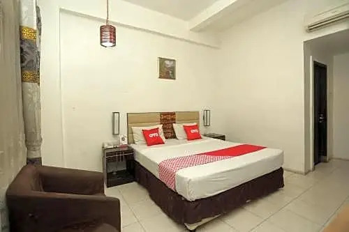 OYO 1724 Hotel Sembilan Sembilan