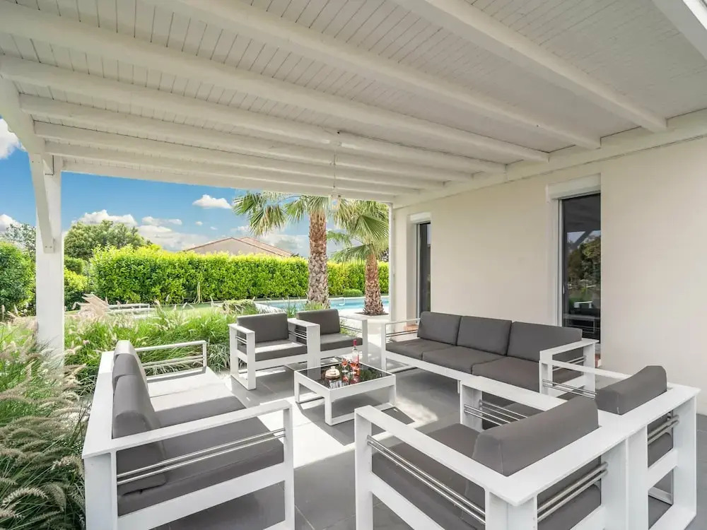 Luxurious villa in Saint geniès de Fontedit with heated pool