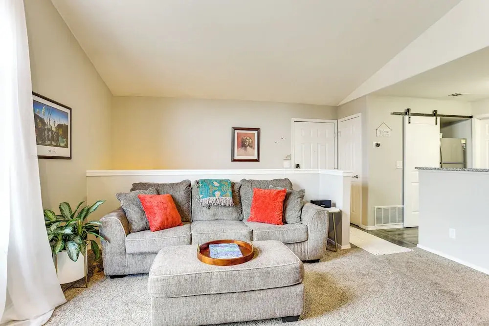 < 1 Mi to Light Rail! Centennial Condo w/ Balcony
