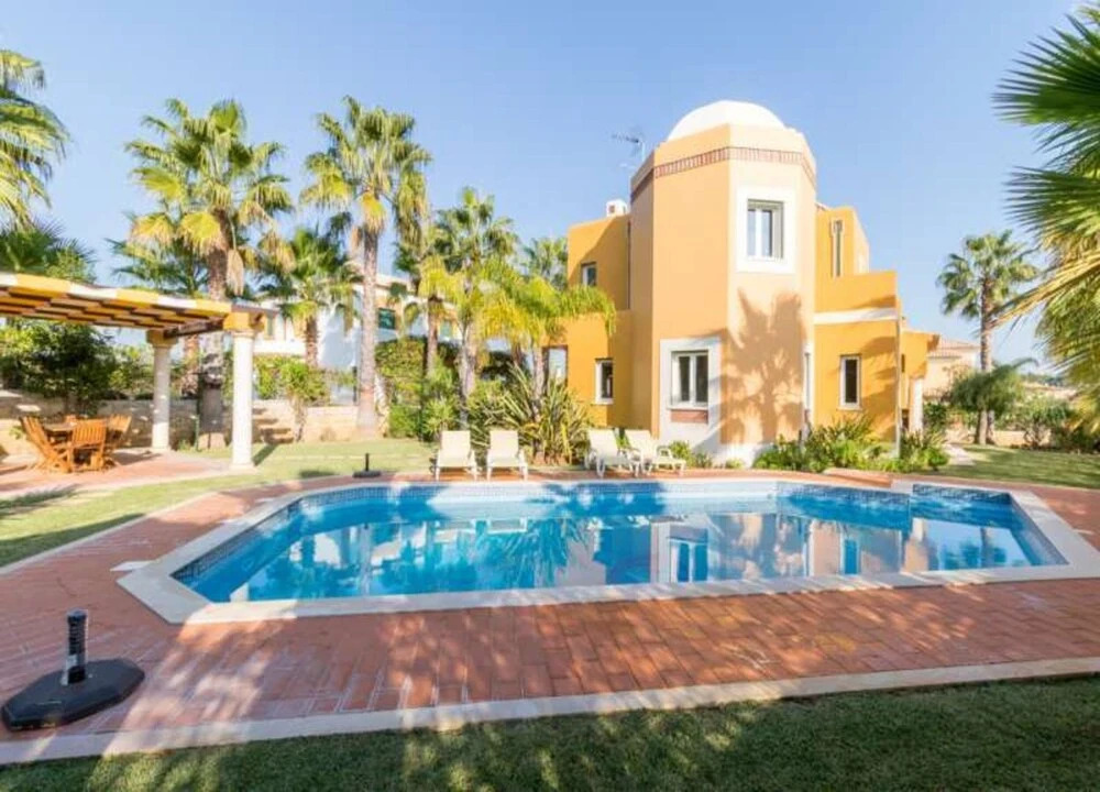 Villa - 4 Bedrooms with Pool and WiFi - 102546