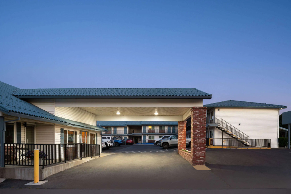 Super 8 by Wyndham Susanville